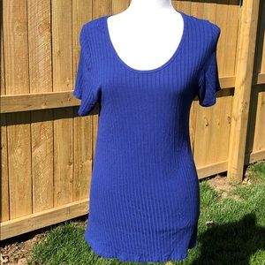 6 for $25 Like new LulaRoe Classic T. Royal blue